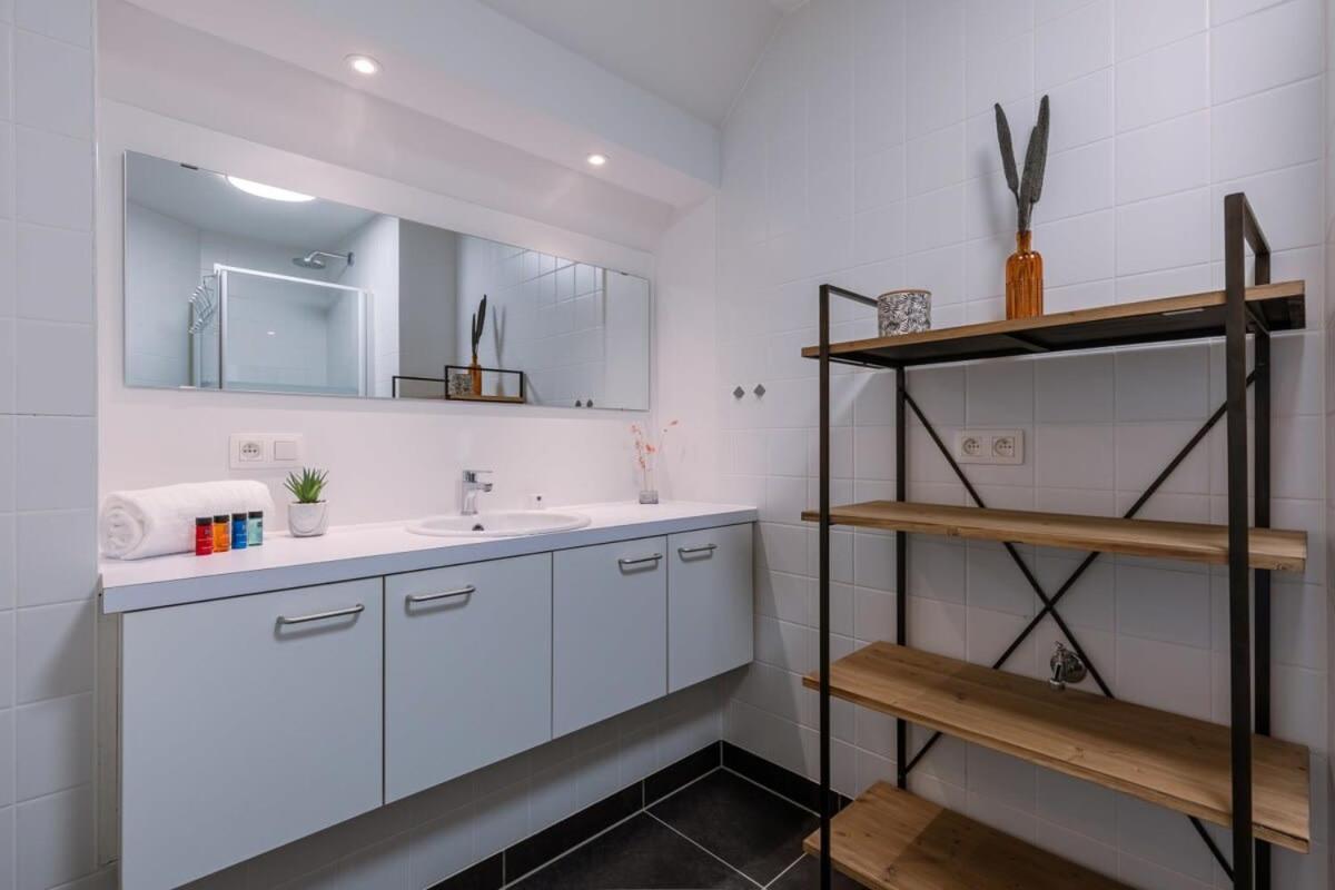 Huswell - Centrally Located Apartment With Sunny Terrace Oostende Ngoại thất bức ảnh